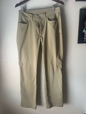 Under Armour Men’s Loose Fit Performance Stretch Pants – Size 32x30